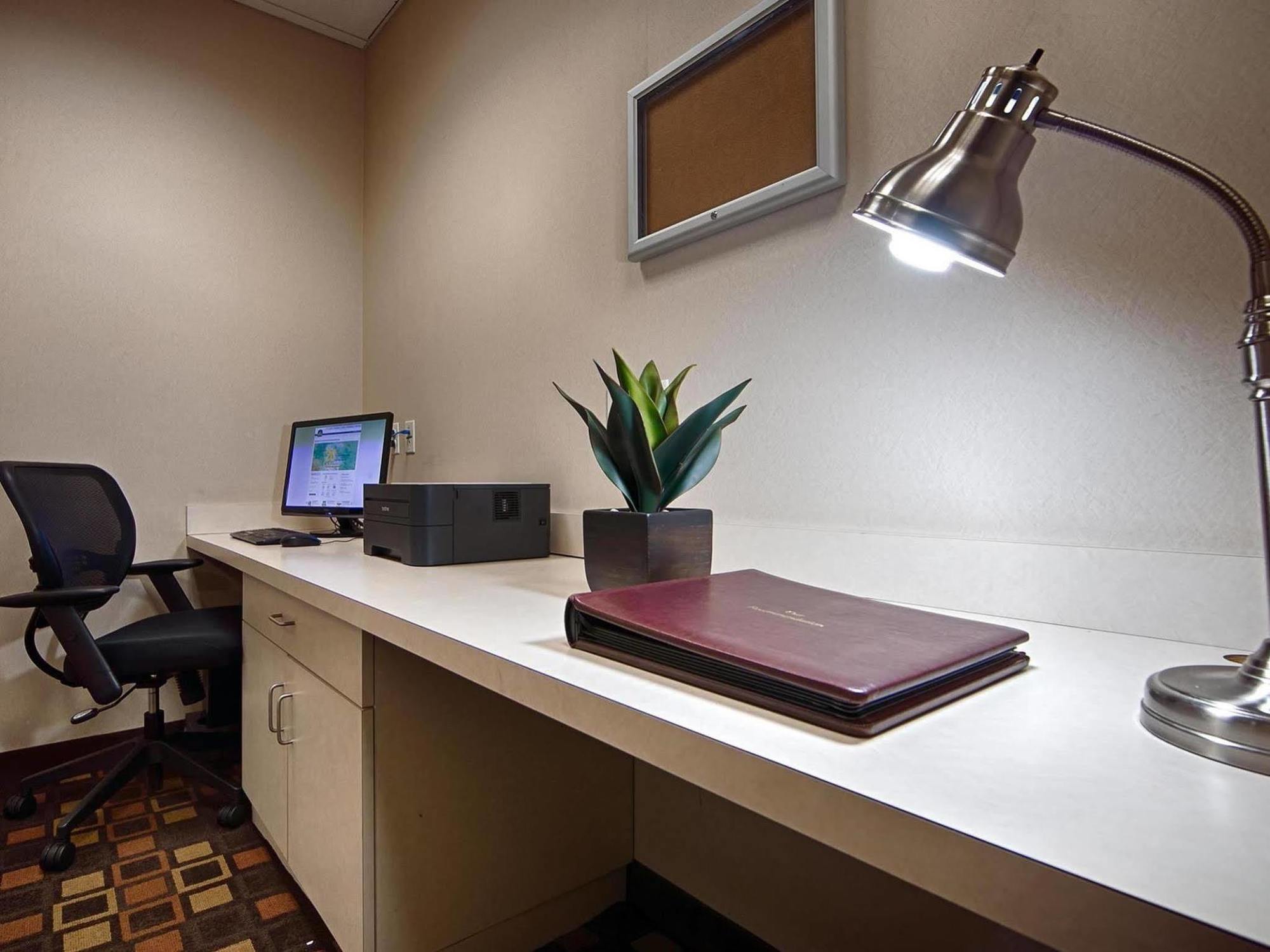 Best Western Bar Harbour Inn Massapequa Park Buitenkant foto
